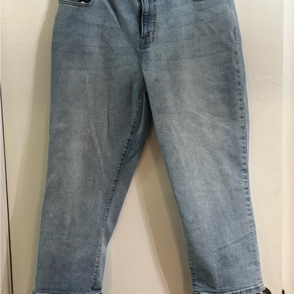 Light Blue capri pant 12